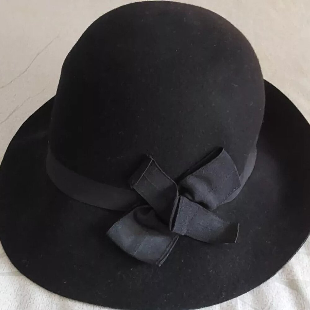 Callanan Millinery Women's American Style Black Wool Hat with bow